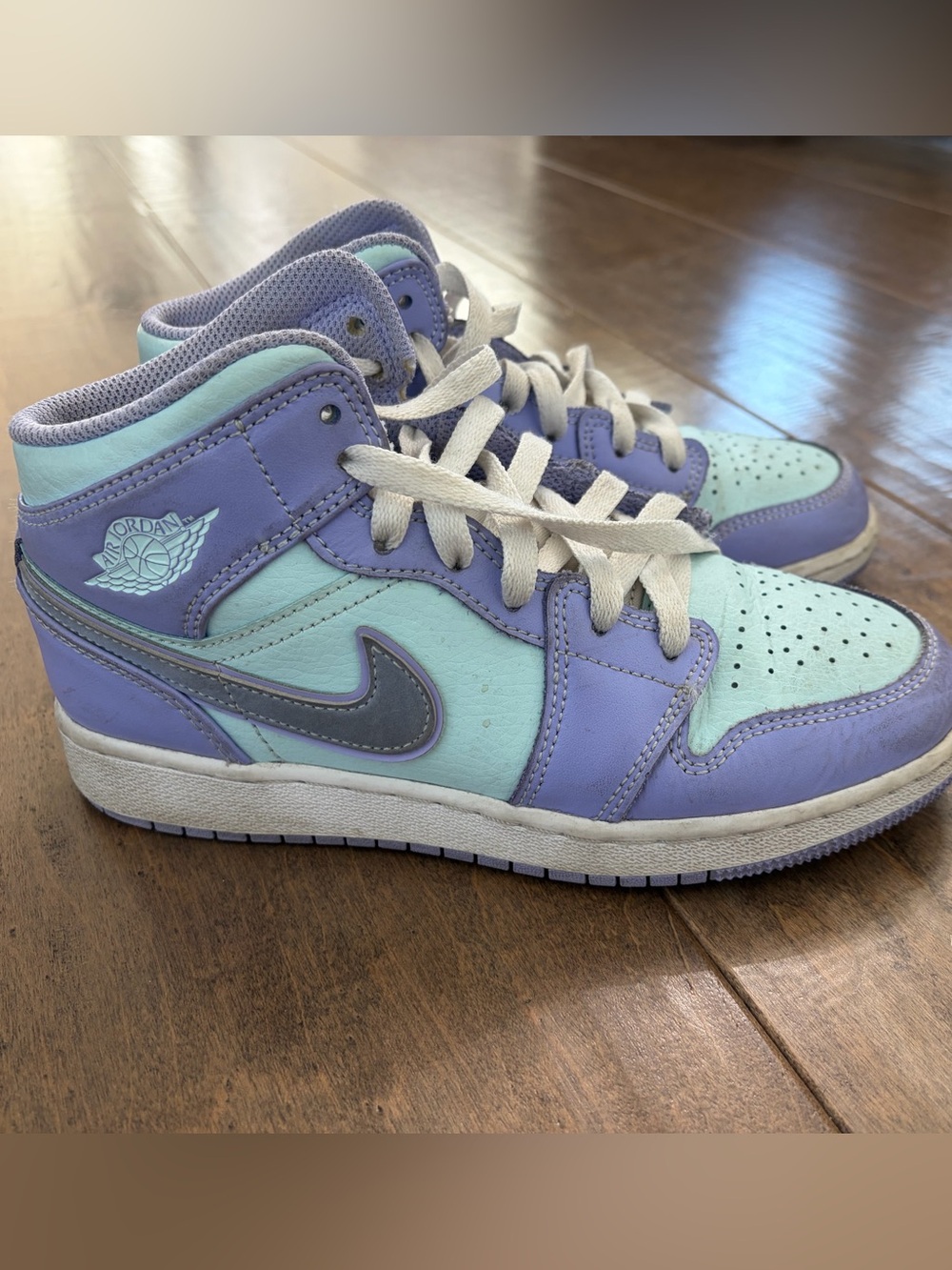 Nike Kids High-Top Sneakers in Mint & Lavender